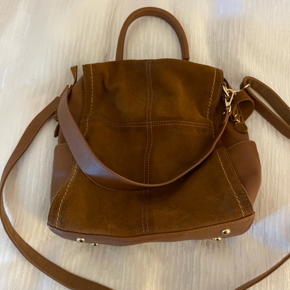 Women’s Shoulder Bag: can be made into backpack
